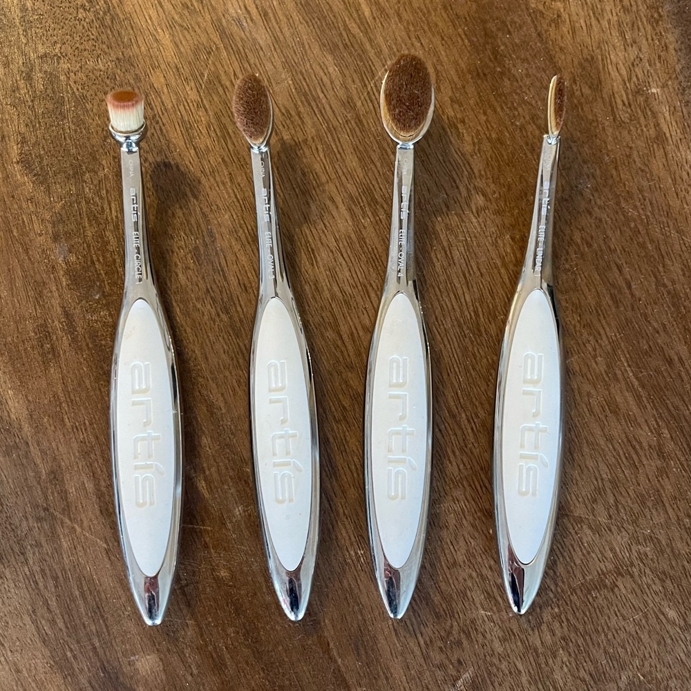 Artis set of four makeup brushes